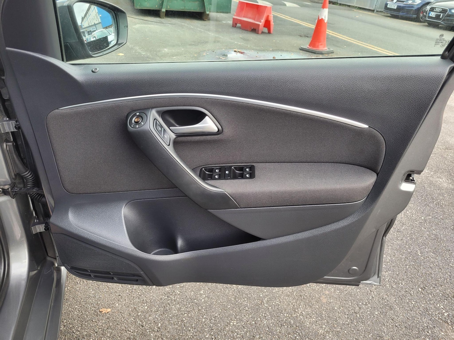 Used Volkswagen Polo 2015 for sale - 76831821: Photo 12