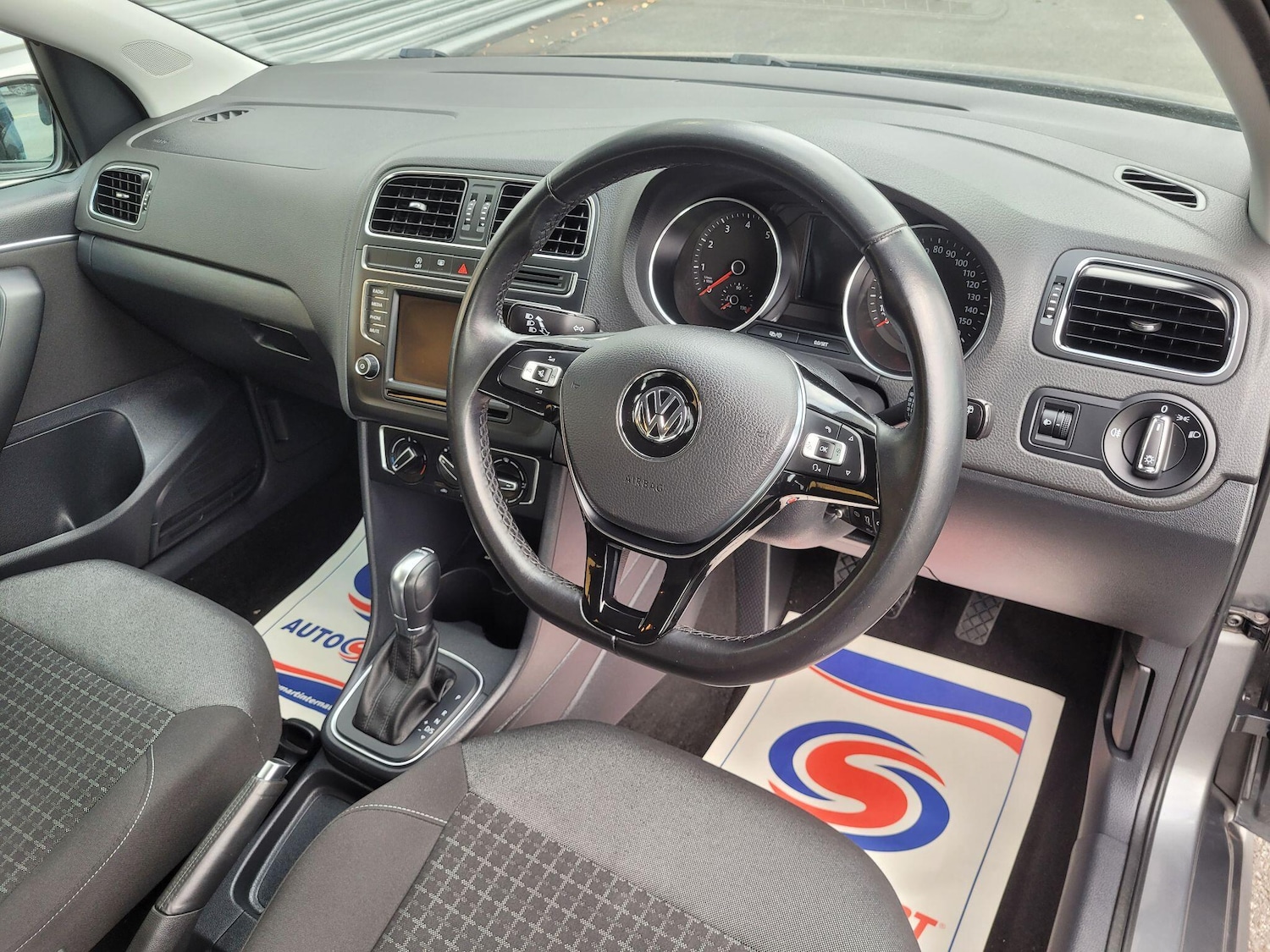 Used Volkswagen Polo 2015 for sale - 76831821: Photo 13