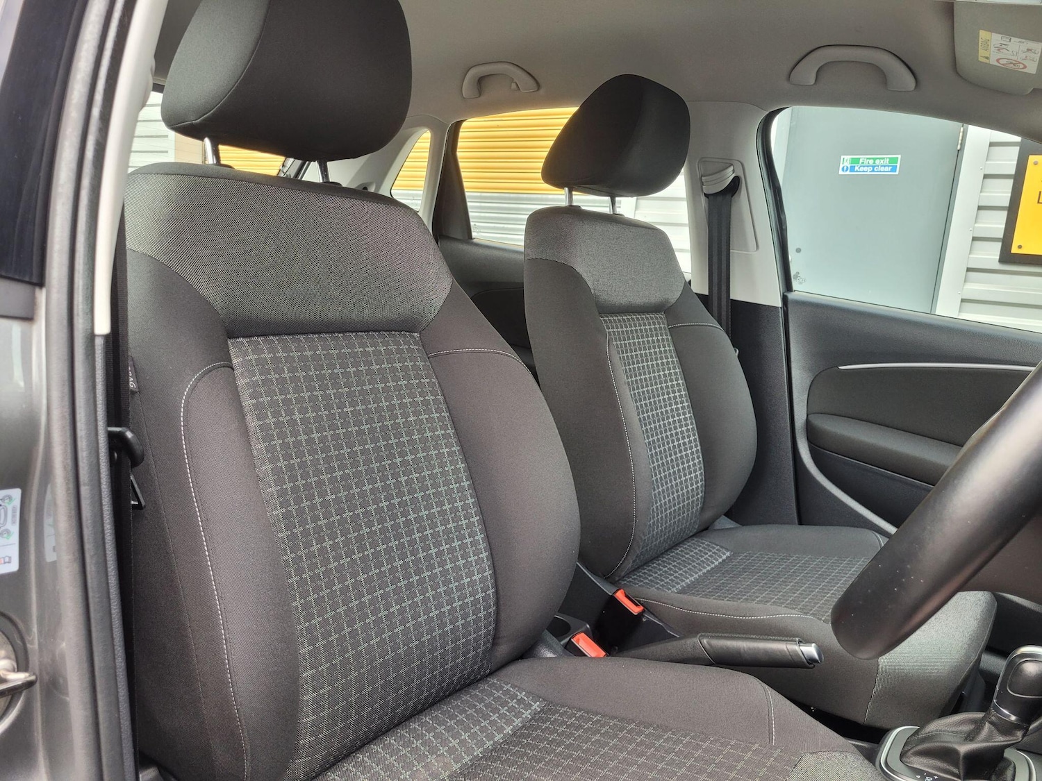 Used Volkswagen Polo 2015 for sale - 76831821: Photo 14