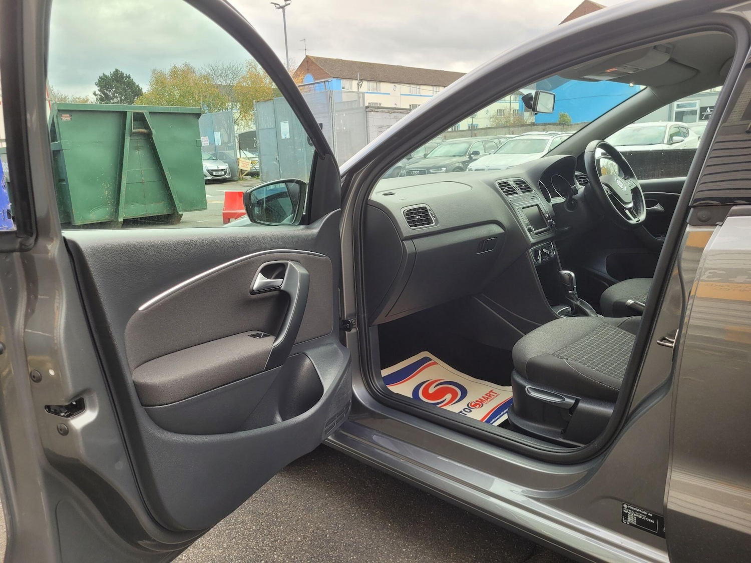 Used Volkswagen Polo 2015 for sale - 76831821: Photo 26