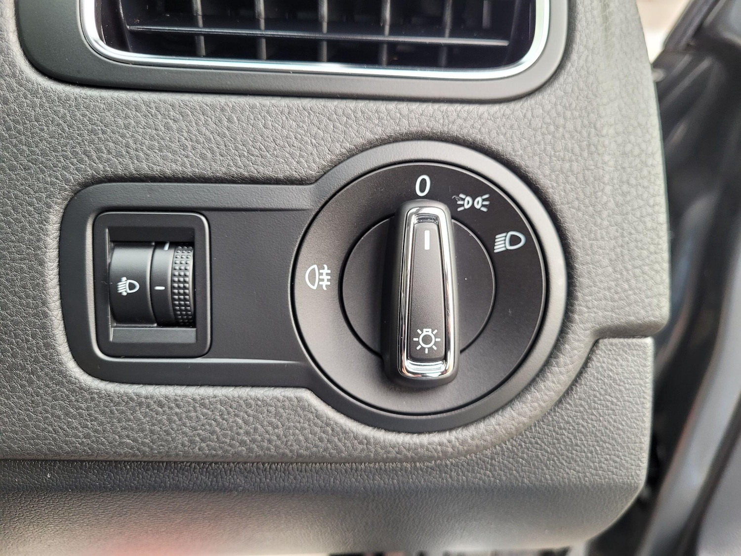 Used Volkswagen Polo 2015 for sale - 76831821: Photo 30