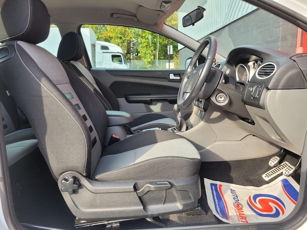 Used Ford Focus 2010 for sale - 76166757: Photo 19