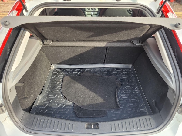 Used Ford Focus 2010 for sale - 76166757: Photo 20