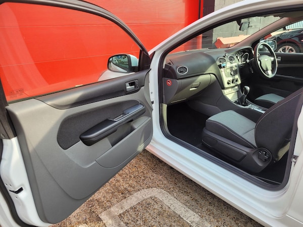Used Ford Focus 2010 for sale - 76166757: Photo 22