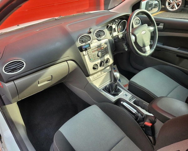 Used Ford Focus 2010 for sale - 76166757: Photo 24