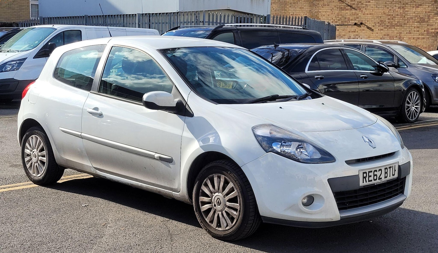Used Renault Clio 2012 for sale - 76348763: Photo 1