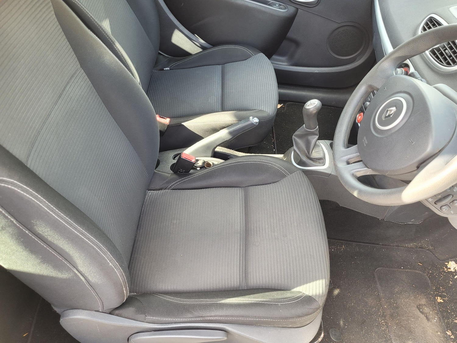 Used Renault Clio 2012 for sale - 76348763: Photo 10