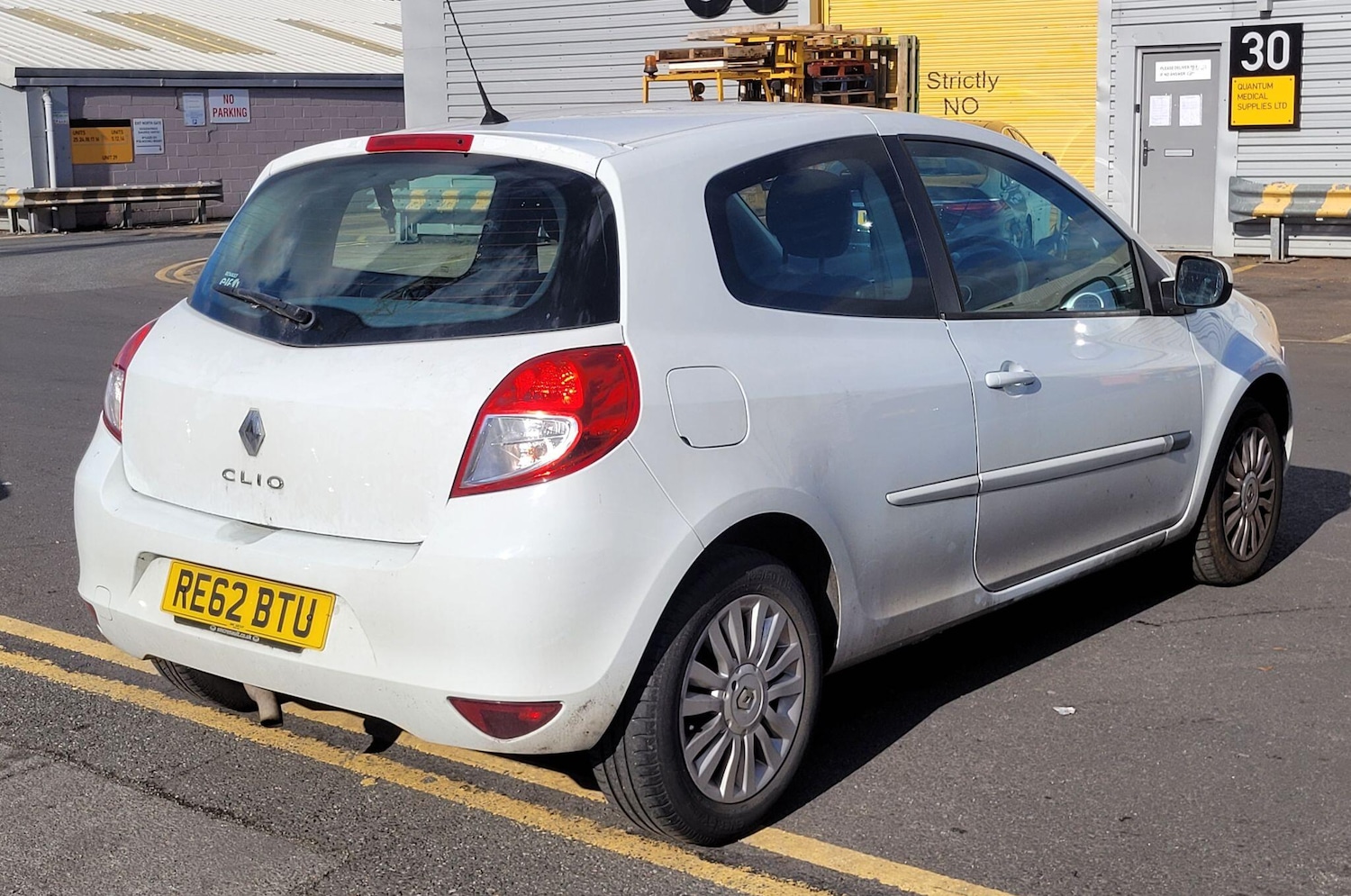 Used Renault Clio 2012 for sale - 76348763: Photo 5