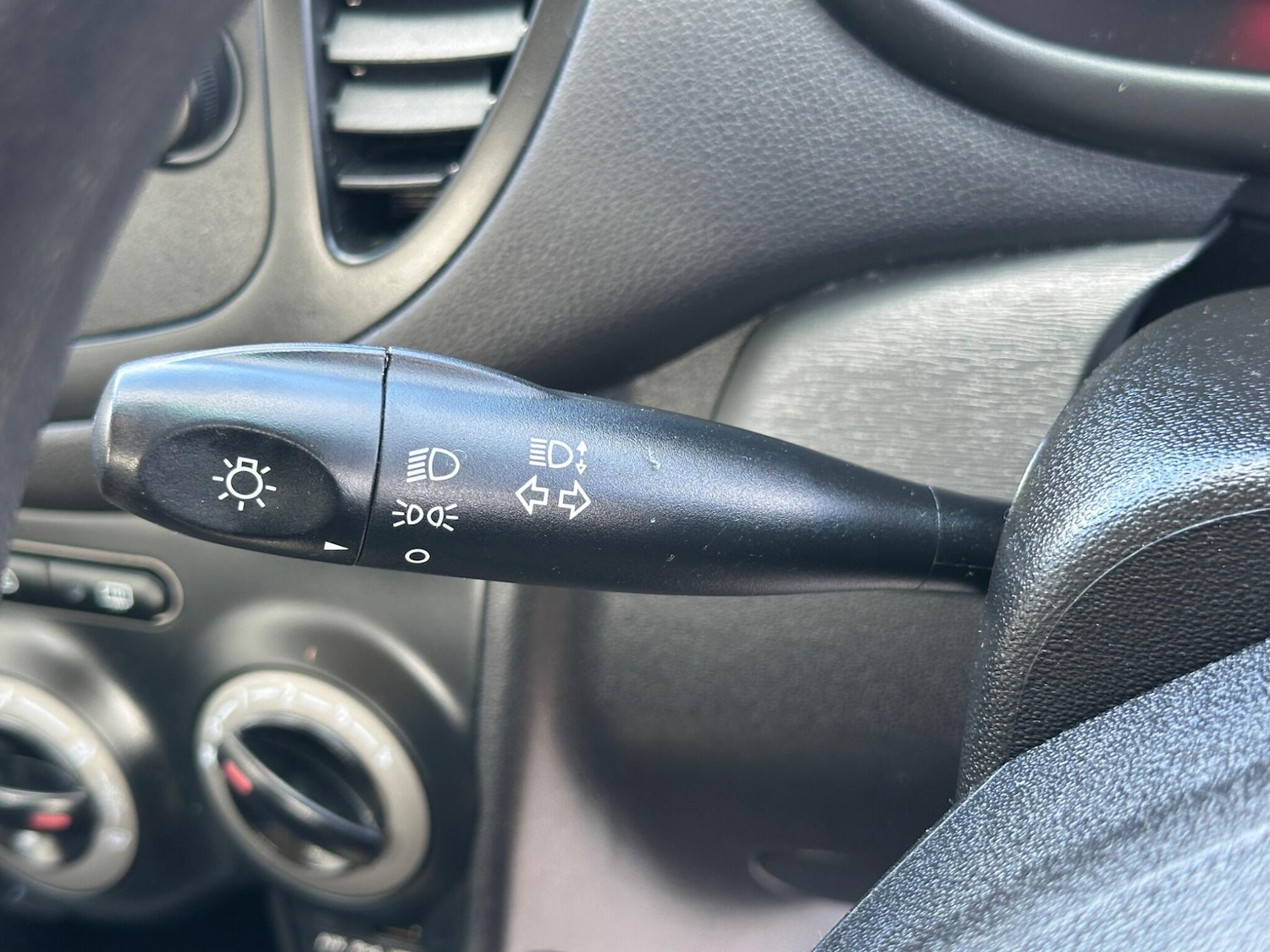 Used Hyundai i10 2012 for sale - 77839830: Photo 34