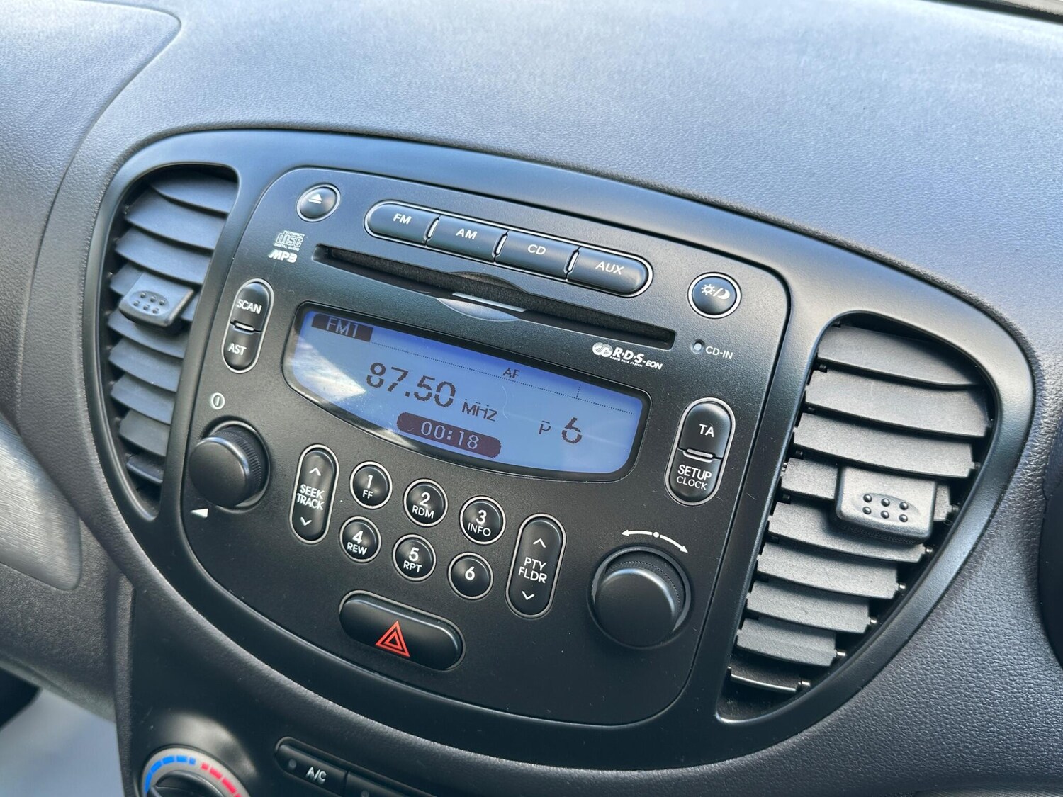 Used Hyundai i10 2012 for sale - 77839830: Photo 47