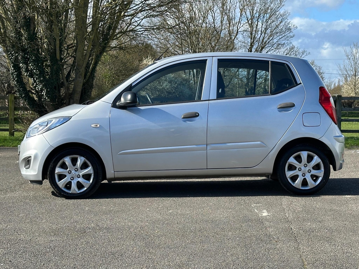 Used Hyundai i10 2012 for sale - 77839830: Photo 7