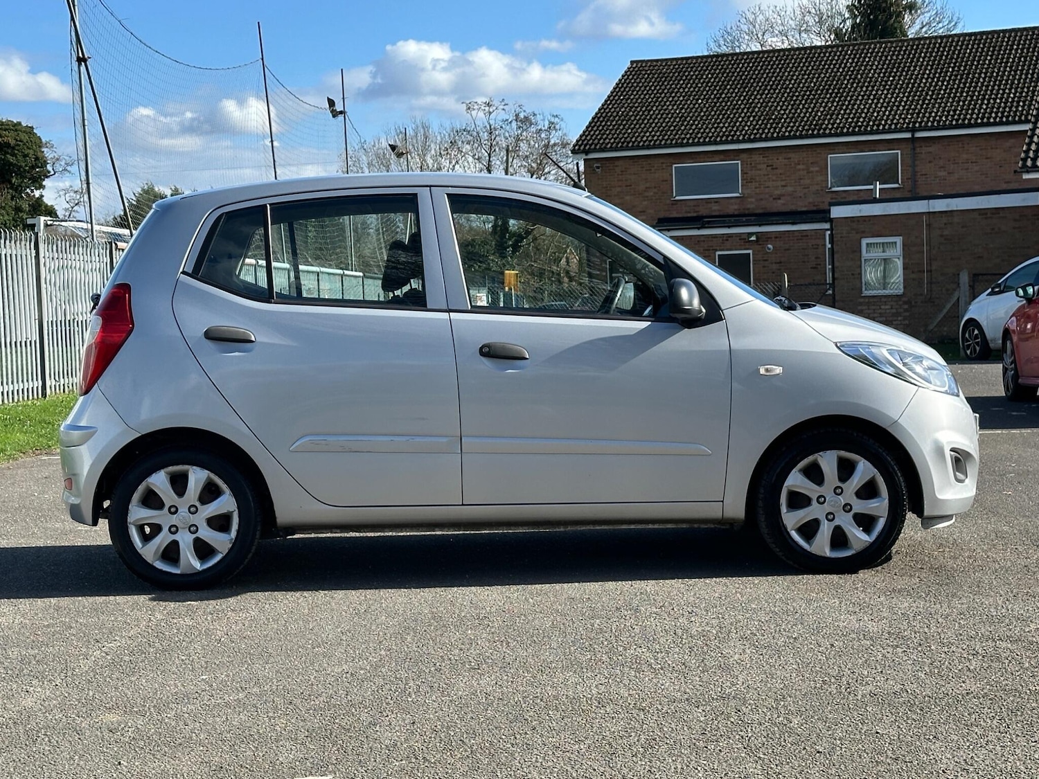 Used Hyundai i10 2012 for sale - 77839830: Photo 9