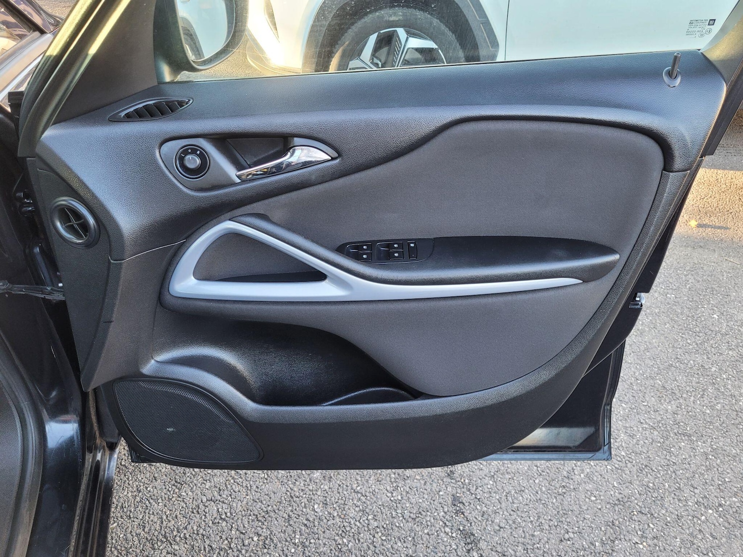 Used Vauxhall Zafira 2013 for sale - 76671409: Photo 2