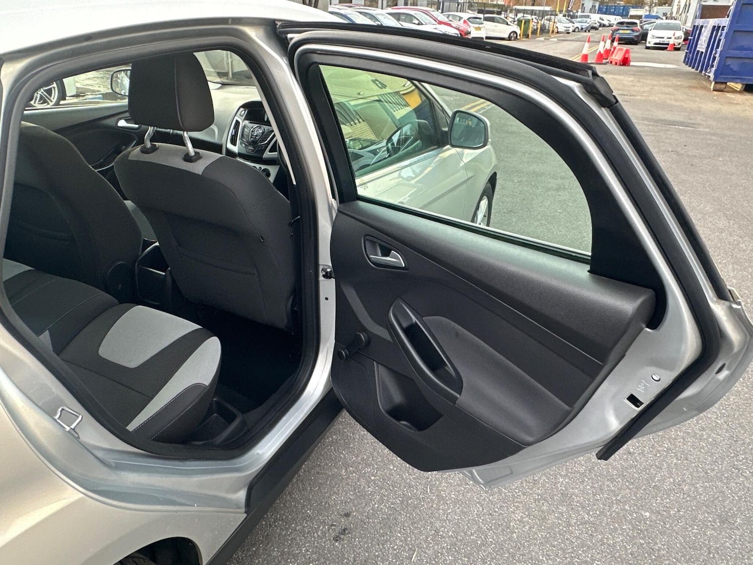 Used Ford Focus 2015 for sale - 76984905: Photo 41