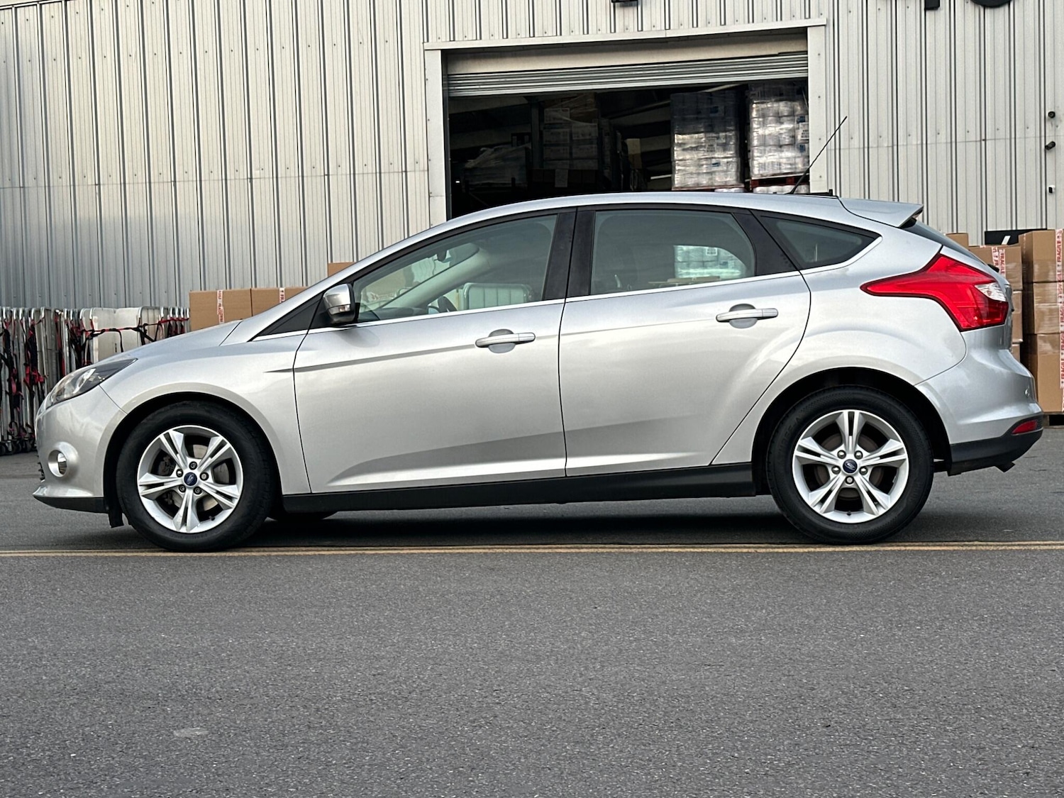 Used Ford Focus 2015 for sale - 76984905: Photo 7