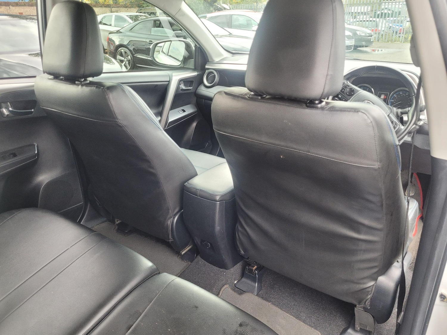 Used Toyota RAV4 2016 for sale - 76336623: Photo 12