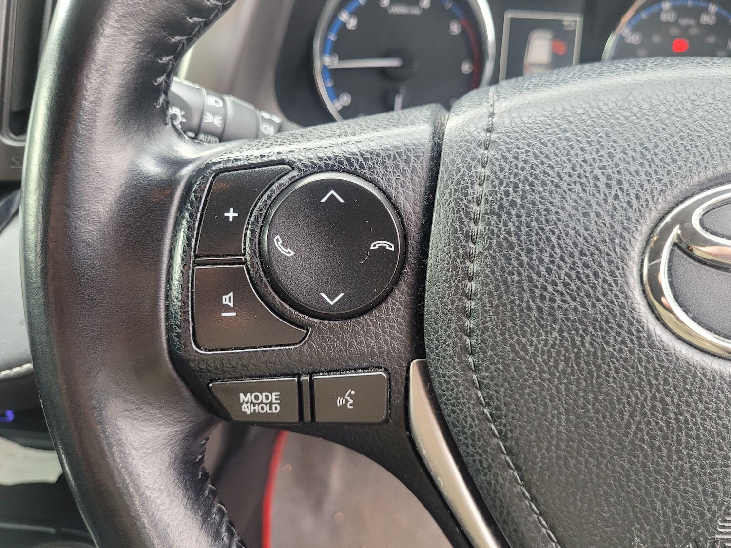 Used Toyota RAV4 2016 for sale - 76336623: Photo 15