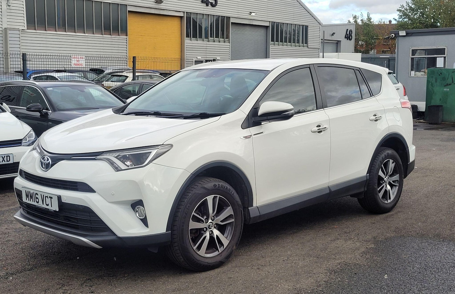 Used Toyota RAV4 2016 for sale - 76336623: Photo 2