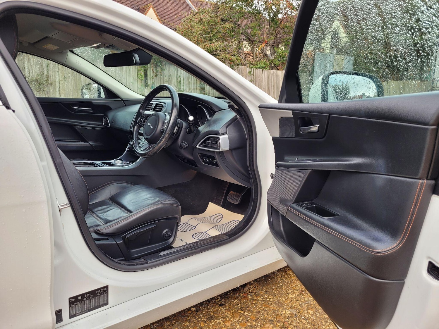 Used Jaguar XE 2015 for sale - 76831819: Photo 19