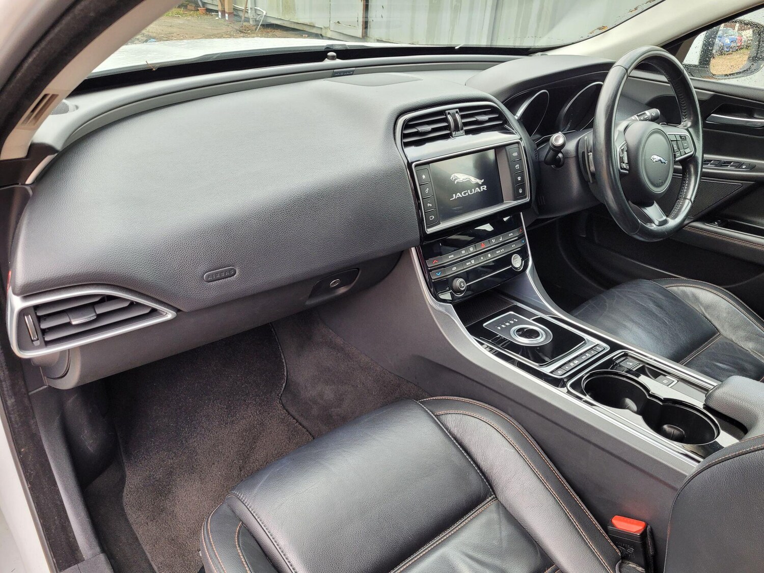 Used Jaguar XE 2015 for sale - 76831819: Photo 33