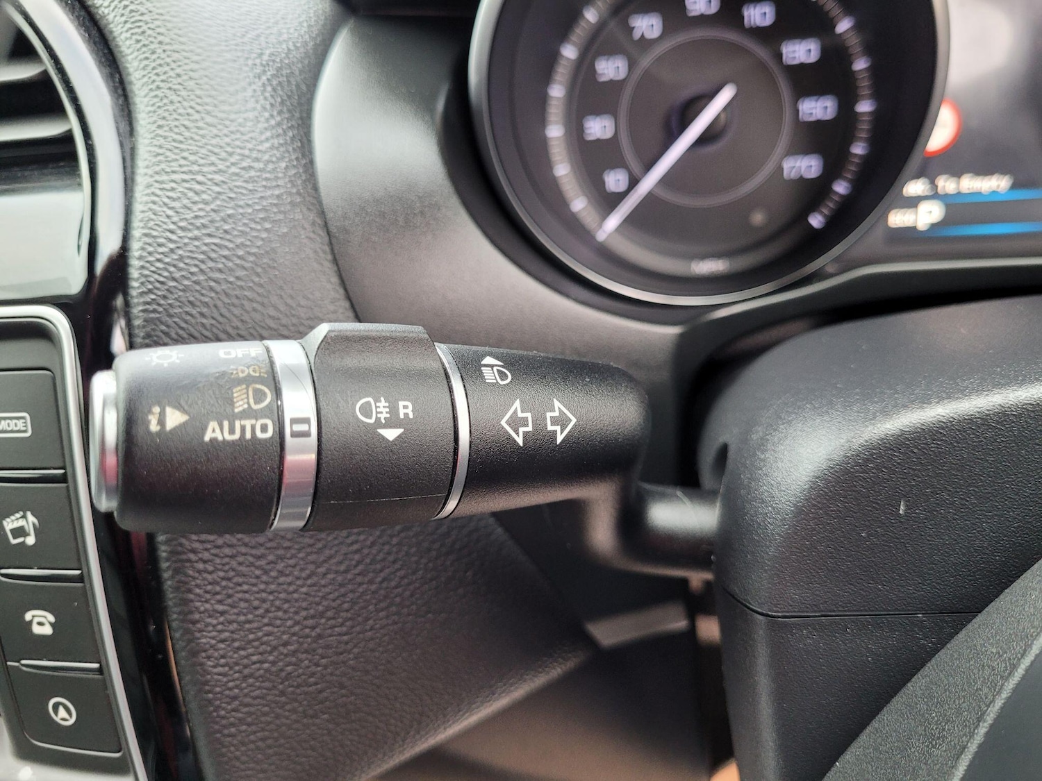 Used Jaguar XE 2015 for sale - 76831819: Photo 43