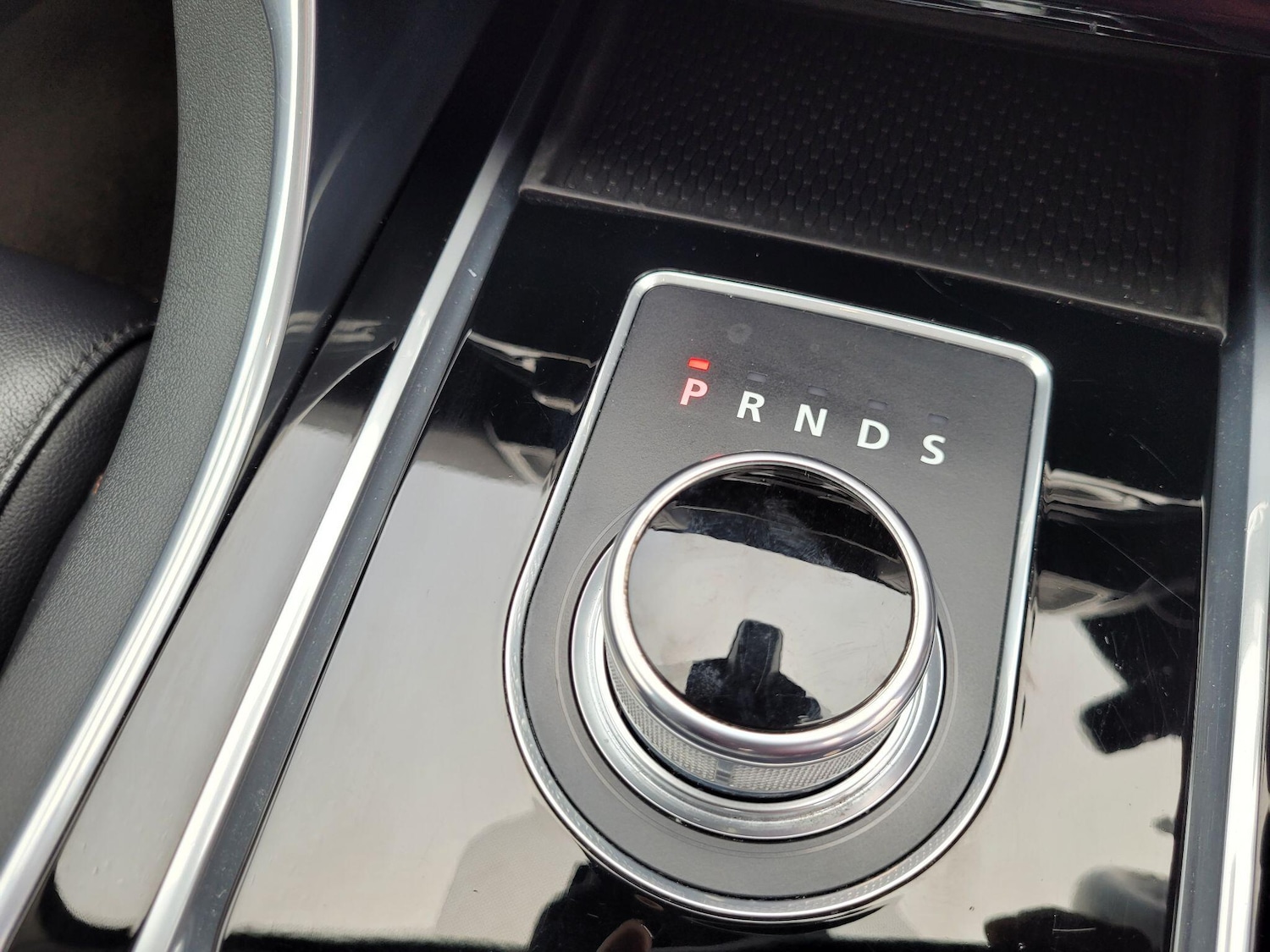 Used Jaguar XE 2015 for sale - 76831819: Photo 46