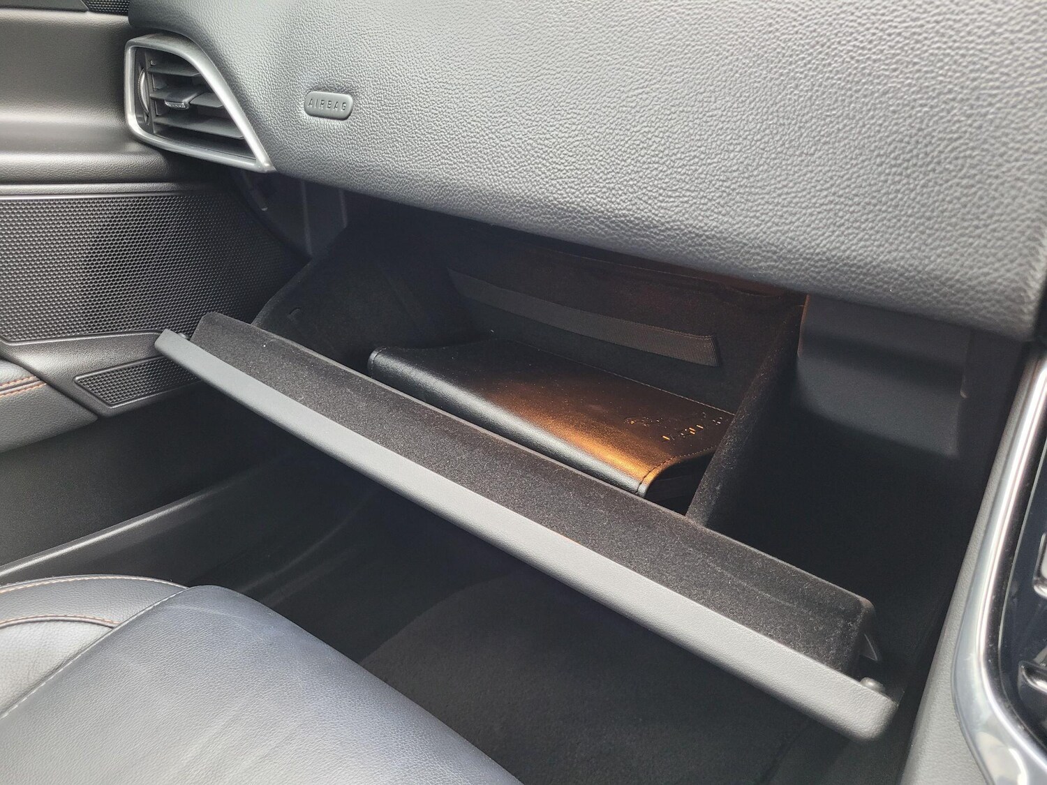 Used Jaguar XE 2015 for sale - 76831819: Photo 60