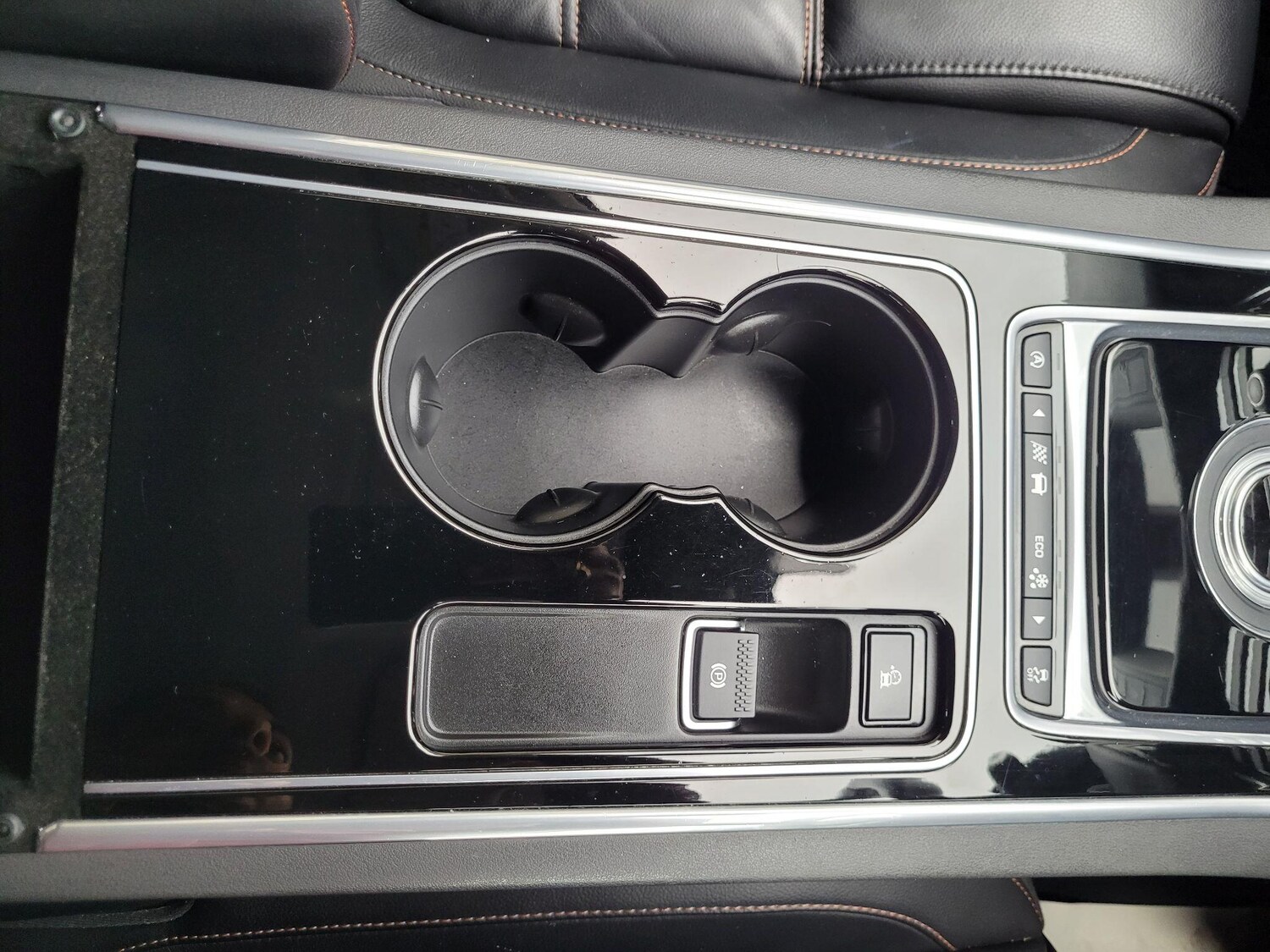 Used Jaguar XE 2015 for sale - 76831819: Photo 64