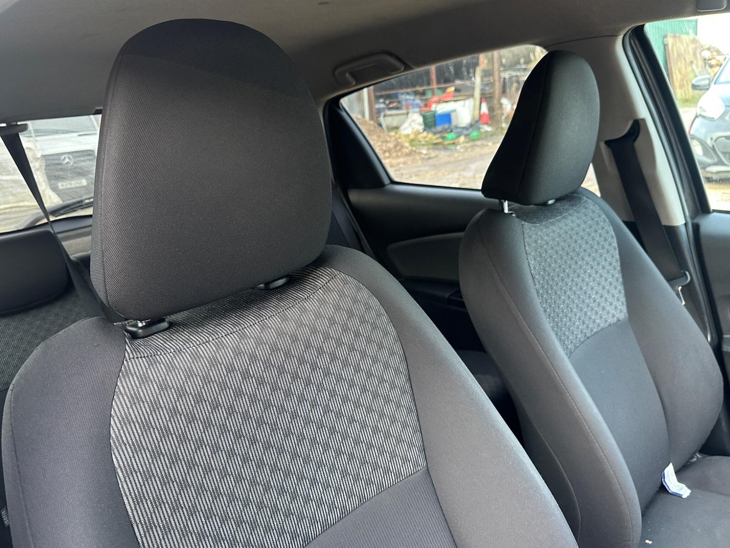 Used Toyota Yaris 2015 for sale - 77386636: Photo 12