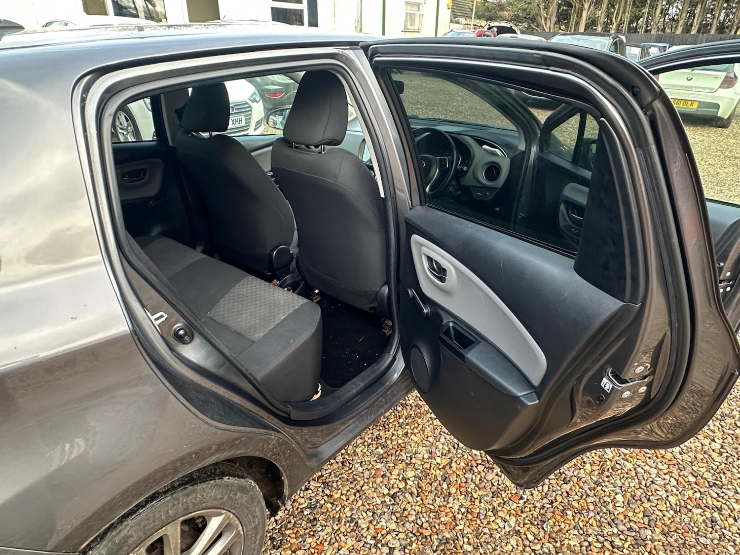 Used Toyota Yaris 2015 for sale - 77386636: Photo 18