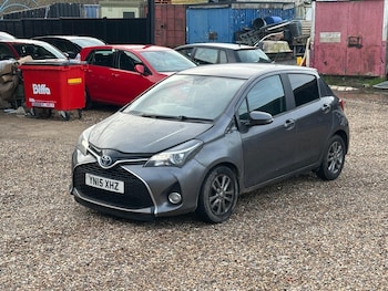 Used Toyota Yaris 2015 for sale - 77386636: Photo