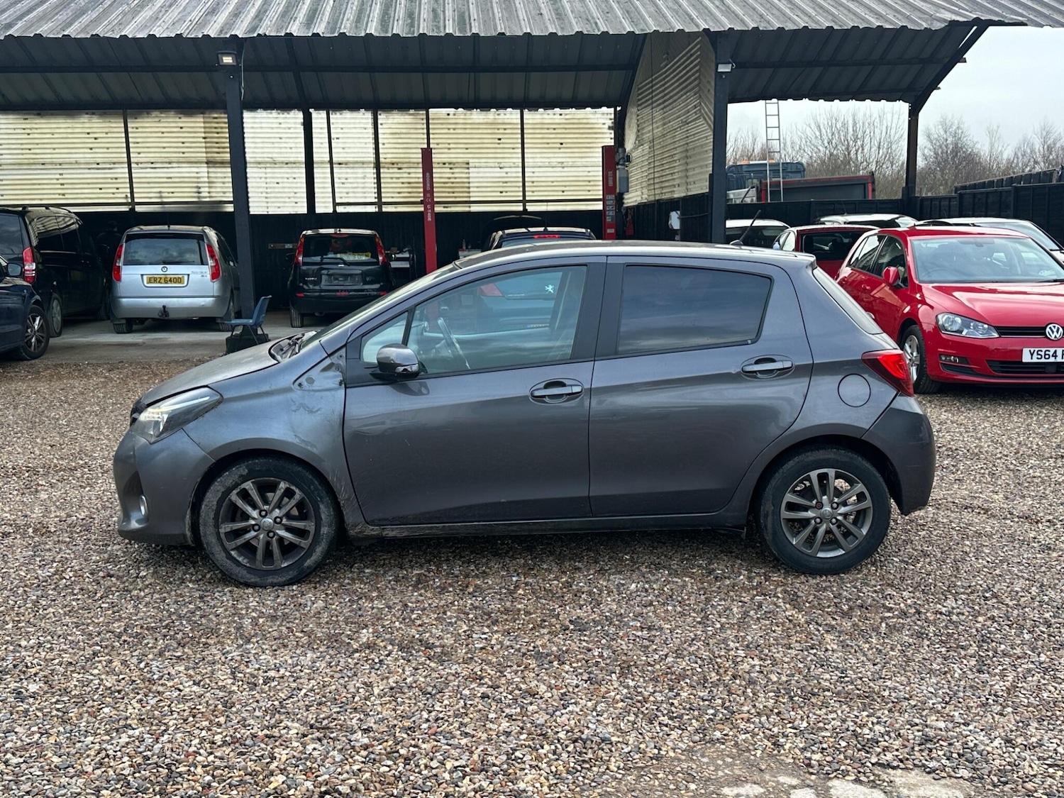 Used Toyota Yaris 2015 for sale - 77386636: Photo 5