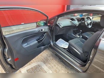 Used Ford Fiesta 2015 for sale - 75658003: Photo