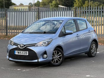 Used Toyota Yaris 2015 for sale - 79565425: Photo