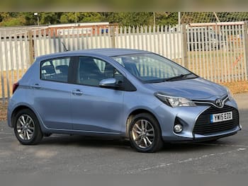 Used Toyota Yaris 2015 for sale - 79565425: Photo