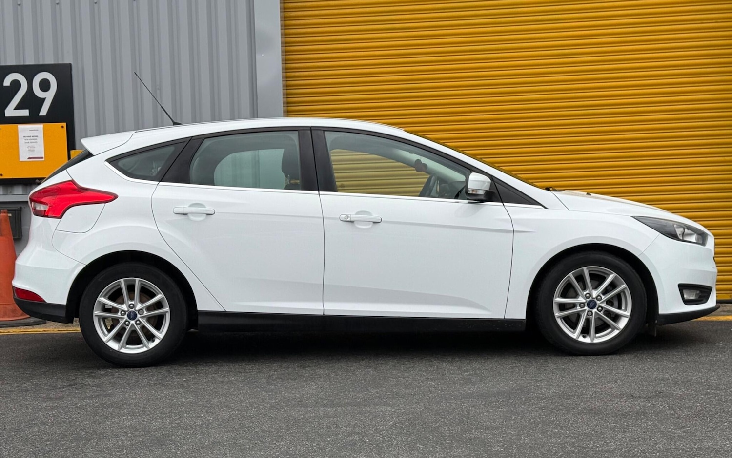 Used Ford Focus 2015 for sale - 76138027: Photo 11
