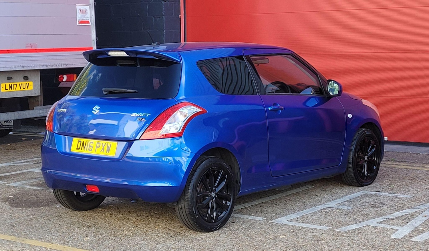 Used Suzuki Swift 2016 for sale - 76336787: Photo 9