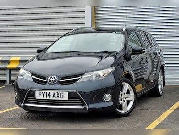 Used Toyota Auris 2014 for sale - 76072423: Photo 2