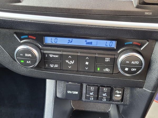 Used Toyota Auris 2014 for sale - 76072423: Photo 36