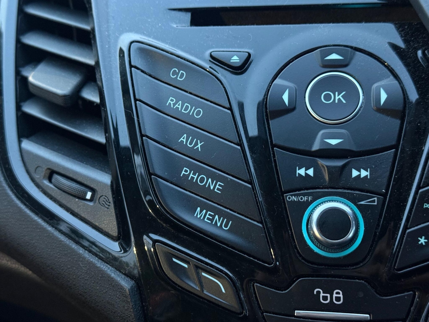 Used Ford Fiesta 2015 for sale - 77586621: Photo 16