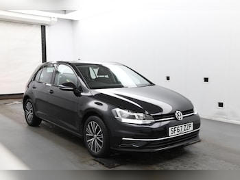 Used Volkswagen Golf 2017 for sale - 77564909: Photo
