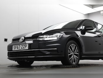 Used Volkswagen Golf 2017 for sale - 77564909: Photo