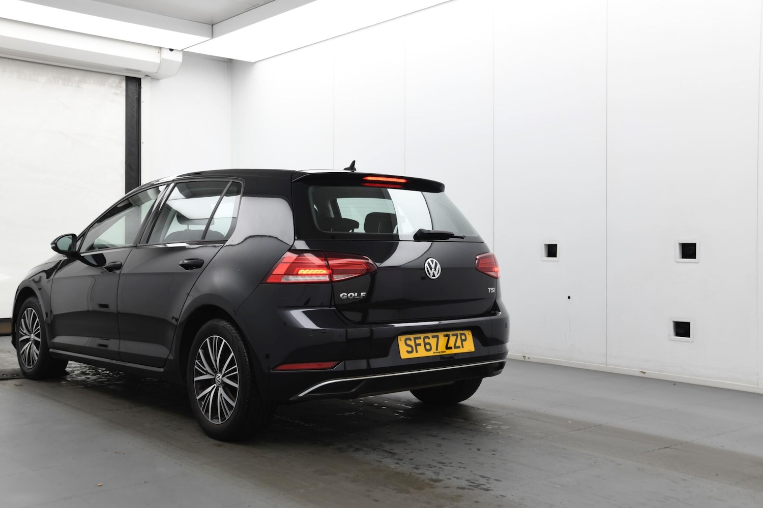 Used Volkswagen Golf 2017 for sale - 77564909: Photo 4