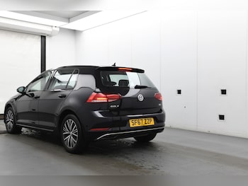 Used Volkswagen Golf 2017 for sale - 77564909: Photo