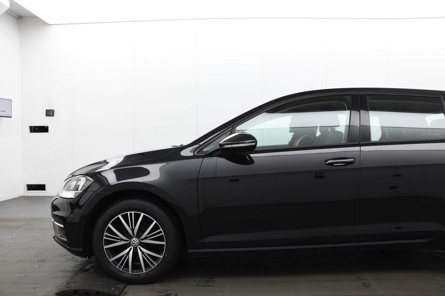 Used Volkswagen Golf 2017 for sale - 77564909: Photo 7