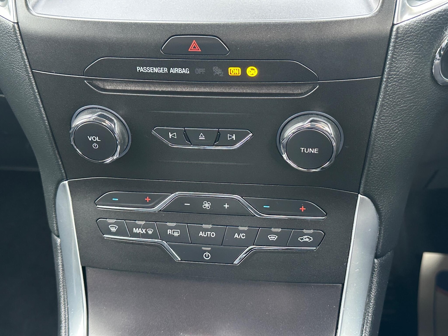 Used Ford S-Max 2015 for sale - 77029663: Photo 40