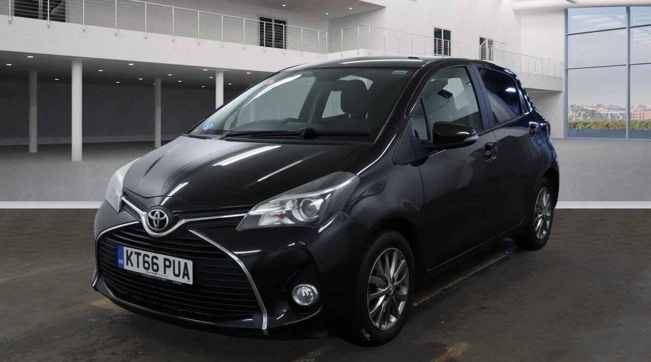 Used Toyota Yaris 2017 for sale - 77426119: Photo 2