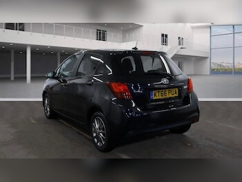 Used Toyota Yaris 2017 for sale - 77426119: Photo