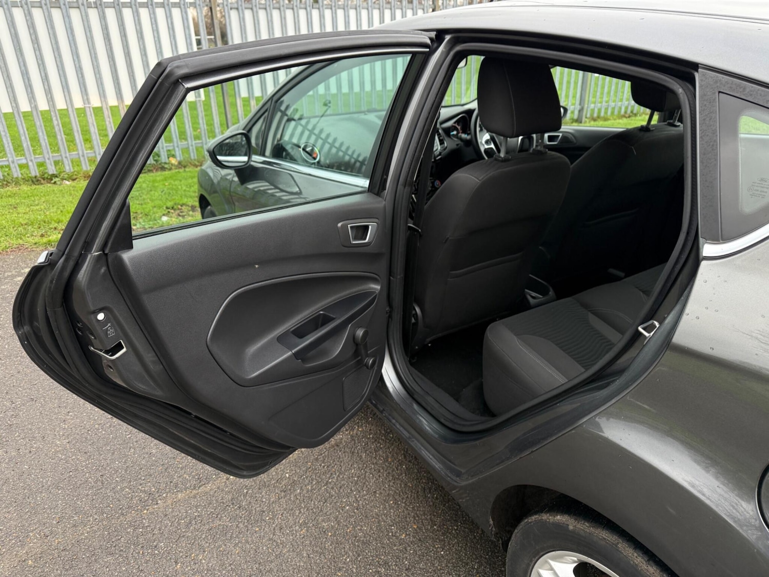 Used Ford Fiesta 2017 for sale - 76984902: Photo 31