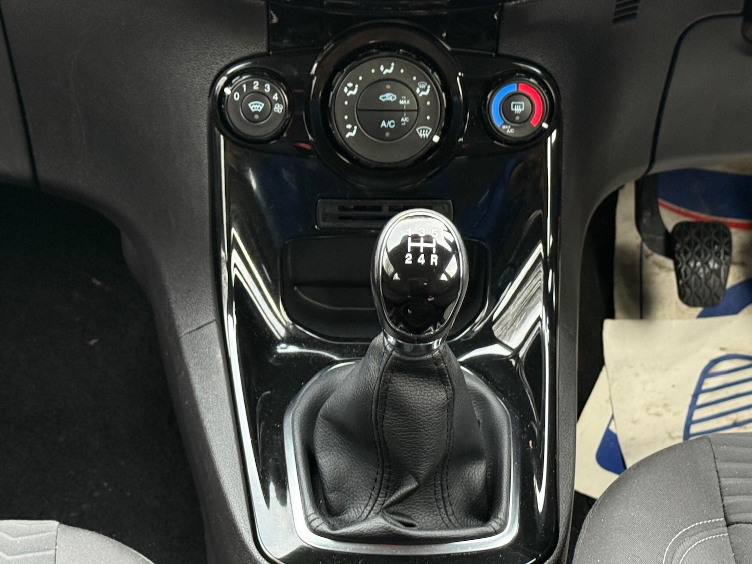 Used Ford Fiesta 2017 for sale - 76984902: Photo 35